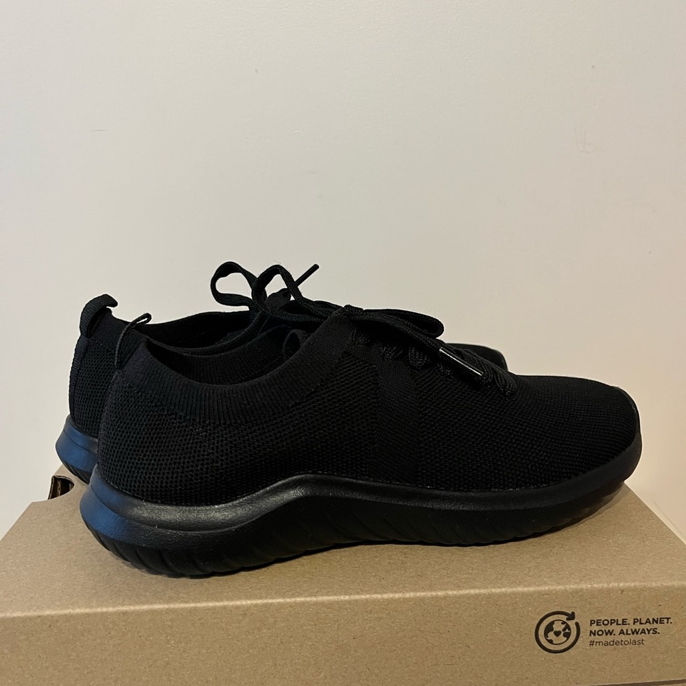 Womens Clarks Cloudstepper sneakers